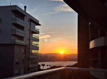 Apartamento · 98m² · 2 Quartos · 1 Vaga · Apartamento mobiliado com 2 suítes para locação no Centro de Florianópolis
