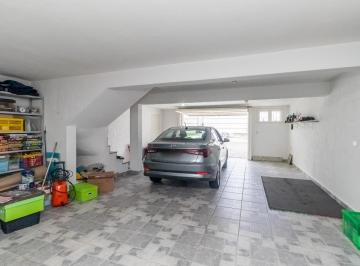 fc25bdbe-cbc0-4ced-8f8e-da119b155cbe · Excelente sobrado para venda em Jardim Virginia Bianca com 3 quartos, sendo 3 suítes, 316m²