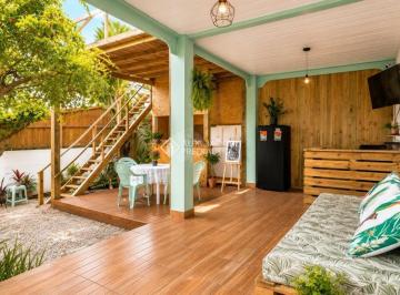 Casa · 242m² · 6 Quartos · 2 Vagas · Casa 6 quarto(s), no bairro Lagoa da Conceição