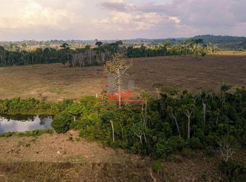 Represa interna cercada por mata ciliar preservada, garantindo segurança hídrica mesmo nos períodos de estiagem. · Fazenda Dupla Aptidão à Venda em Nova Bandeirantes - MT