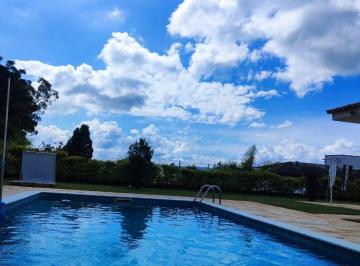 Casa de 3 quartos, Sorocaba · Casa a venda Condomínio Bela Vista - 3 suítes -Pisicina -Jardim -Sorocaba -SP-Zona Leste- 5 WC