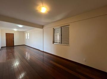 Apartamento · 171m² · 4 Quartos · 2 Vagas · Alugo apartamento em Itaúna com excelente localização!