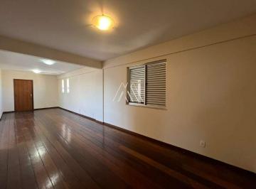 Apartamento · 171m² · 4 Quartos · 2 Vagas · Alugo apartamento em Itaúna com excelente localização!