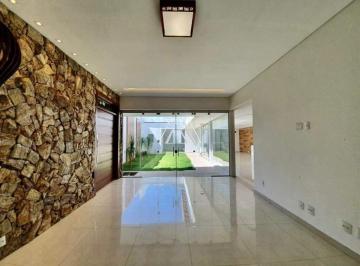 Casa · 890m² · 4 Quartos · 7 Vagas · Casa 4 quartos para alugar em Itaúna/MG