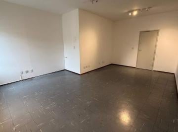 Comercial · 80m² · Salão comercial para LOCAÇÃO localizado na Rua Bom Jesus de Pirapora, em Jundiaí/SP.