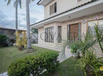 Casa · 180m² · 3 Quartos · 6 Vagas · Casa Residencial com 3 Suítes em Curitiba (Novo Mundo) – 180m², mobiliada e 6 vagas