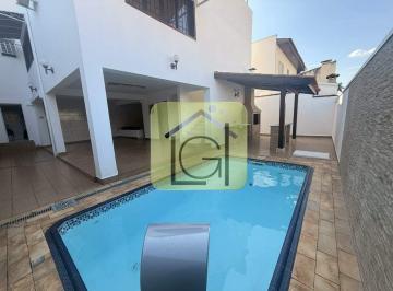 Casa · 400m² · 3 Quartos · 4 Vagas · Espaço, conforto e versatilidade em um imóvel que reúne ambientes amplos e excelente estrutura para