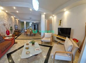 whatsapp-image-2026-06-08-at-16-31-261780948916120.jpeg · CASA IMPONENTE COM 6 QUARTOS 5 SUÍTES HIDROMASSAGEM PISCINA E 4 VAGAS NA QNL 12 253m²