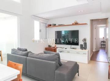 Apartamento · 200m² · 4 Quartos · 3 Vagas · Cobertura Duplex de 200m², 4 dormitórios, 1 Suíte, 4 Banheiros e 3 Vagas de garagem.