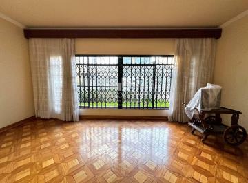 Casa · 194m² · 3 Quartos · 2 Vagas · Casa térrea, 3 dormitórios sendo 1 suíte, 2 vagas, quintal e 400 m² na Penha