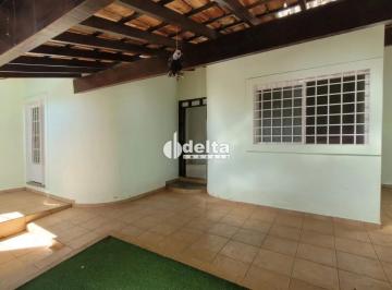 Casa · 455m² · 5 Quartos · 3 Vagas · Casa residencial com 5 quartos sendo 1 suíte disponível para venda no bairro Tibery em Uberlândia-MG