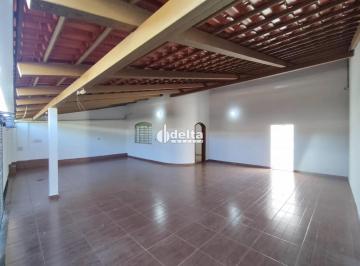 Casa · 200m² · 4 Quartos · 3 Vagas · Casa residencial com 4 quartos sendo 1 suíte, disponível para locação no bairro Jaraguá em Uberlândi