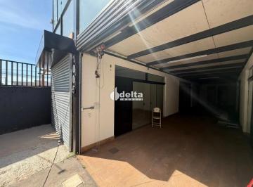 Comercial · 380m² · 3 Vagas · Galpão disponível para locação no bairro Granada em Uberlândia-MG