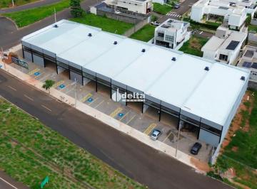 Comercial · 597m² · 2 Vagas · Galpão disponível para locação e venda no bairro Jardim Inconfidência em Uberlândia-MG