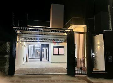 Casa · 182m² · 3 Quartos · 3 Vagas · Casa para venda em Jardim Verônica de 182.00m² com 3 Quartos, 3 Suites e 3 Garagens