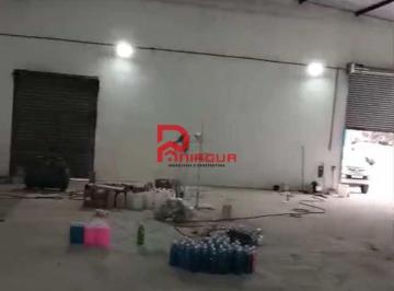 Comercial · 340m² · 4 Vagas · Galpão / Depósito / Armazém para alugar em Samambaia de 340.00m² com 4 Garagens