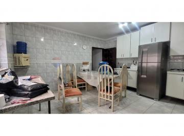 Comercial · 200m² · 3 Quartos · 4 Vagas · Alugue Casa Comercial Jd. Barbosa Guarulhos.