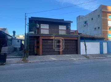 Casa · 200m² · 3 Quartos · 4 Vagas · Casa para venda em Portais (polvilho) de 200.00m² com 3 Quartos, 1 Suite e 4 Garagens