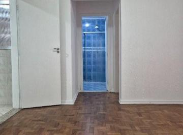 4df269cf0eb3ce7820e7aa2a547c707fe5e07525 · Apartamento à venda com piso de taco e quintal! Oportunidade imperdível!