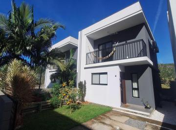 Casa · 77m² · 2 Quartos · 1 Vaga · Casa 2 Dormitórios em Encantada, Garopaba/SC