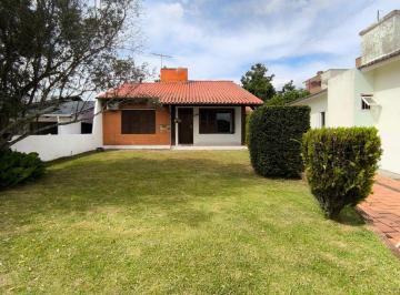Casa · 142m² · 3 Quartos · 1 Vaga · Casa em Urussanguinha, Araranguá/SC