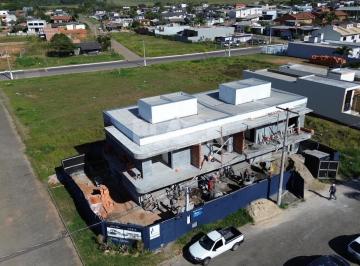 Casa · 123m² · 2 Quartos · 1 Vaga · Sobrado com 2 suítes no Morada das Palmeiras em Torres RS
