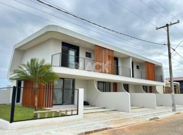 Casa · 97m² · 2 Quartos · 1 Vaga · Sobrado com 2 suítes no Morada das Palmeiras em Torres RS