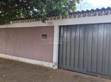 Casa · 118m² · 2 Quartos · 2 Vagas · Casa Padrão em Araraquara