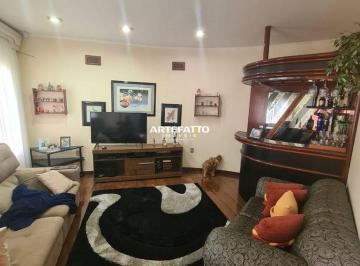 Casa · 282m² · 4 Quartos · 4 Vagas · Casa para venda em Centro de 282.00m² com 4 Quartos, 2 Suites e 4 Garagens