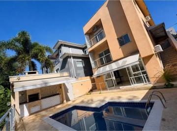 Casa · 251m² · 4 Quartos · Casa de Condomínio para venda em Suru de 250.96m² com 4 Quartos e 3 Suites