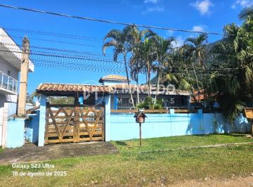 Casa · 200m² · 3 Quartos · 5 Vagas · Casa para venda em Praia Da Lagoinha de 200.00m² com 3 Quartos, 1 Suite e 5 Garagens