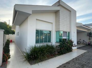 Casa · 132m² · 2 Quartos · 2 Vagas · Casa de esquina à venda no Jardim Ipê | Mais espaço e valorização.