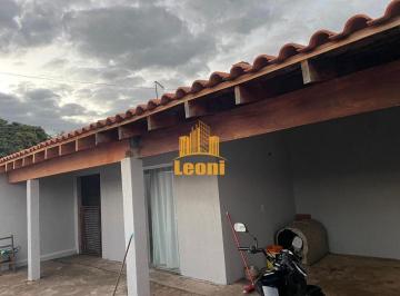 51mulh42yte1n2rmnjlhymnm_md · Casa em excelente estado com varanda, pintura nova e excelente acabamento