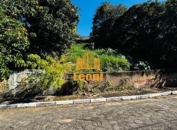 97fq04w2ytixn2yyzdg3zdmy_md · Terreno localizado na parte mais alta do bairro