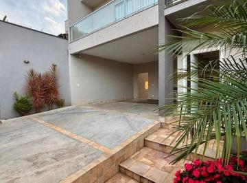 1fc3b051ac926653e2a54f758f4128834cb6d384 · Casa com 4 dormitórios à venda, 205 m² por R$ 1.200.000,00 - Jardim Amaryllis - Poços de Caldas/MG