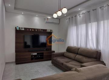 Casa · 170m² · 4 Quartos · 3 Vagas · CASA À VENDA COM 4 DORMITÓRIOS, SUÍTE, COZINHA COM ILHA, ÁREA GOURMET, GARAGEM PARA 3 CARROS E FINAN