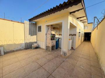 59972.jpg · Casa com 2 dormitórios próximo à praia no bairro Jardim Leonor