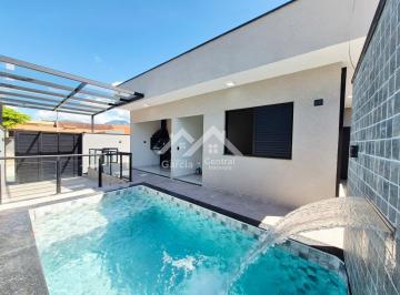 Casa · 105m² · 3 Quartos · 1 Vaga · 
                                Casa com piscina em Peruíbe
                            