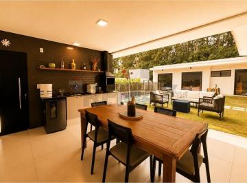 Casa · 214m² · 4 Quartos · 2 Vagas · Casa Térrea Moderna para Locação com 4 quartos – Condomínio Terra de Santa Teresa | Entre Vinhedo e