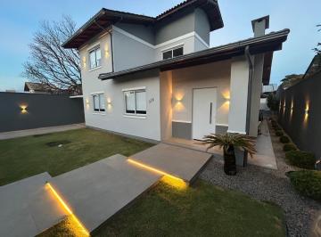 Casa · 234m² · 5 Quartos · 4 Vagas · Casa com 5 dormitórios(3 suítes) no Campeche, Florianópolis.