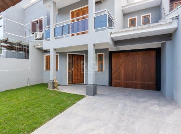 Casa de 3 quartos, Porto Alegre · Casa para Venda - 247m², 3 dormitórios, sendo 1 suites, 4 vagas - Vila Nova