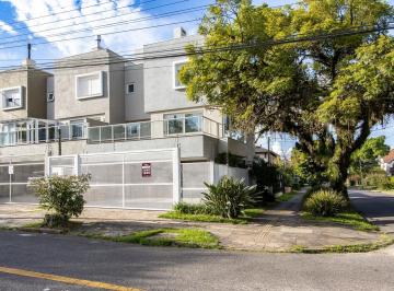 Casa · 122m² · 3 Quartos · 3 Vagas · Casa de esquina à venda na Av. Copacabana | 3 dormitórios | 3 vagas |