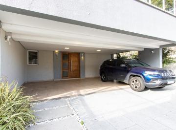 Casa · 122m² · 3 Quartos · 3 Vagas · Casa de esquina à venda na Av. Copacabana | 3 dormitórios | 3 vagas |