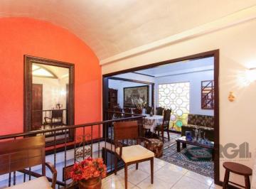 Casa de esquina com 5 dormitórios, 4 banheiros e 5 salas. No piso superior, há 3 · Casa de esquina.