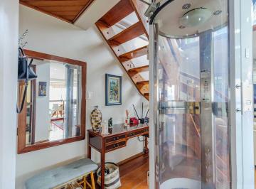 Apartamento de 4 quartos, Porto Alegre · 3 pavimentos com elevador eletronico e 2 vagas cobertas