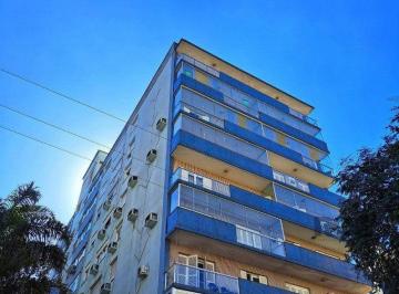 Apartamento de 3 quartos, Porto Alegre · Vendo excelente cobertura com vista cinematografia, no Bairro Floresta.