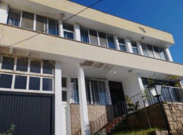 Casa · 450m² · 4 Quartos · 4 Vagas · Uma excelente oportunidade em um dos bairros mais valorizados e procurados de Po