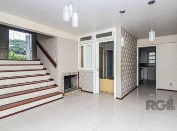 Casa · 580m² · 3 Quartos · 4 Vagas · Excelente casa de 147m² com 3 dormitórios, 4 vagas e 1 piscina.