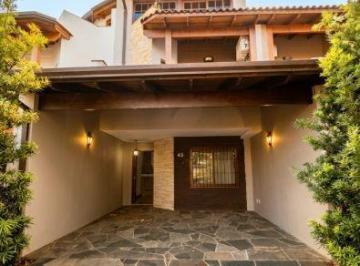 Casa · 141m² · 3 Quartos · 3 Vagas · Excelente Residência com 3 dormitórios sendo 2 deles suítes de casal.