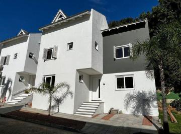 Casa · 240m² · 3 Quartos · 2 Vagas · Casa 3 quartos, suíte, 2 vagas, piscina, 240m² – Vila Nova POA/RS